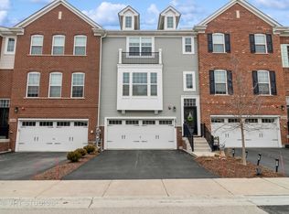 2516 Huntleigh Ln, Woodridge, IL 60517