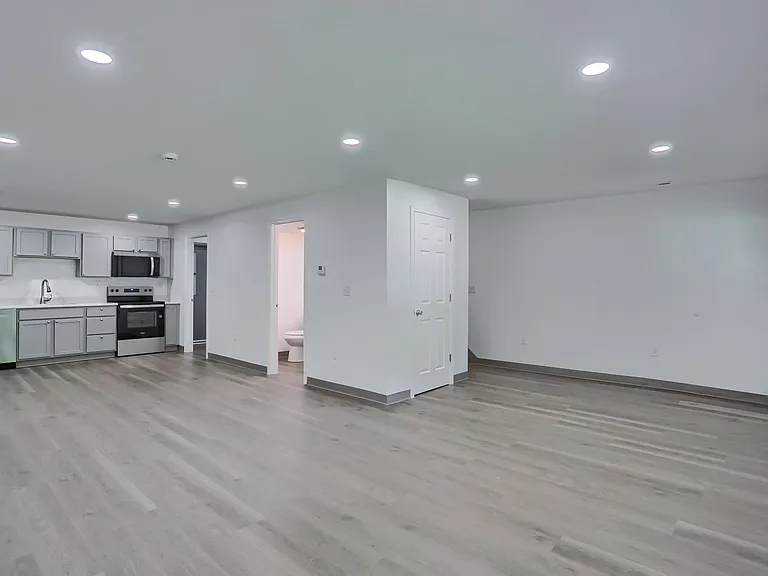 124 Kathleen Dr #2 — Photo 19