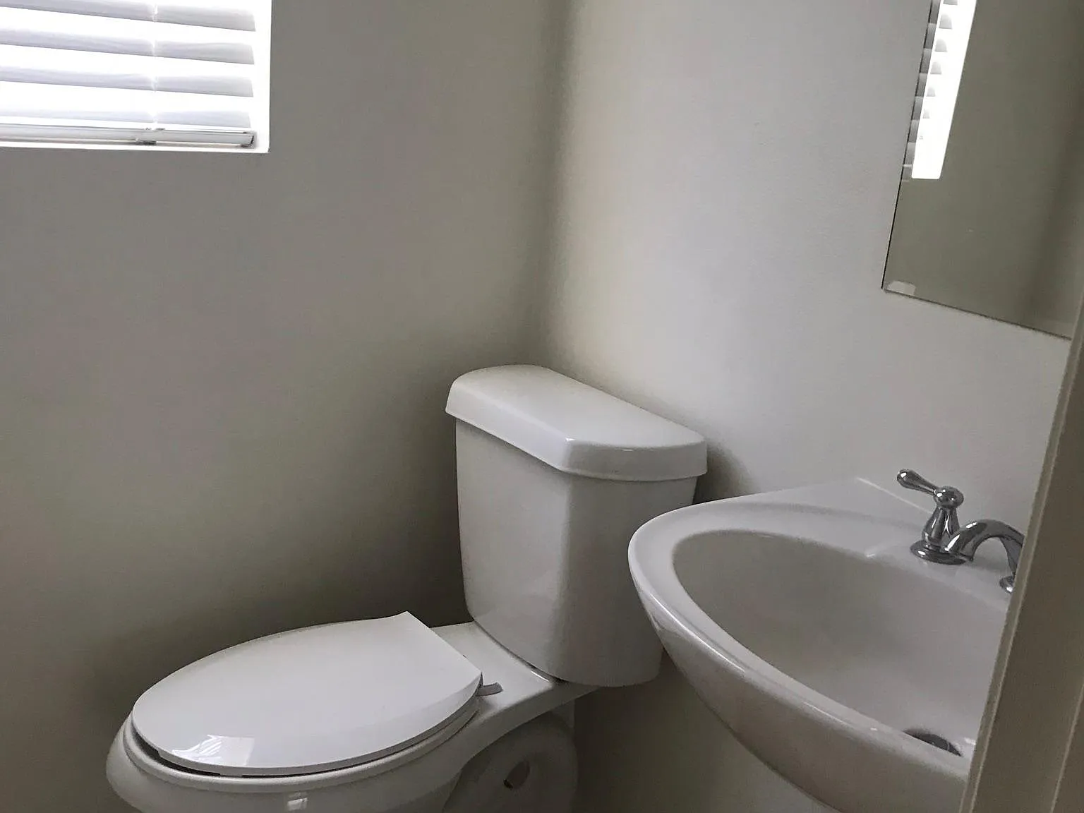 612 W Pillsbury St — Photo 2