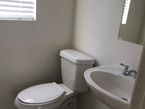 2nd image of 612 W Pillsbury St #102
