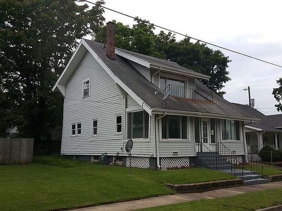 3rd image of 925 Barnett St