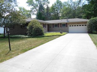 5403 Bloomfield Dr, Midland, MI 48642