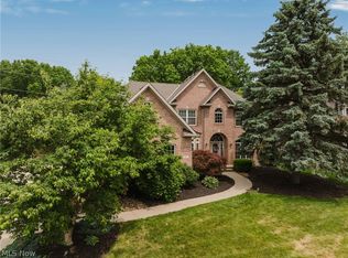 985 W Martin Ave, Amherst, OH 44001
