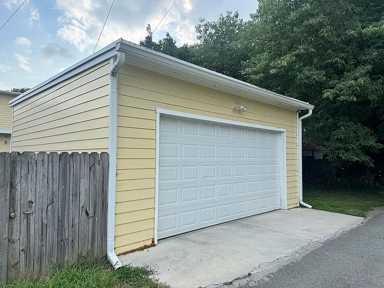 304 W Leigh St — Photo 25