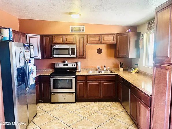 2901 W Tania Pl, Tucson, AZ 85741