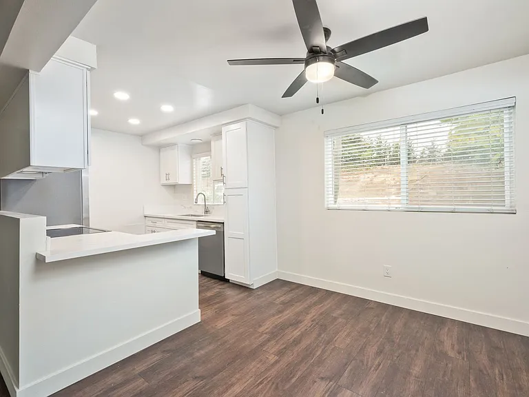 1318 Agate St — Photo 12