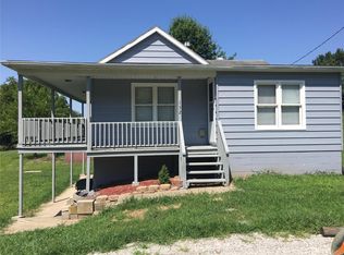152 S Oak St, Cottage Hills, IL