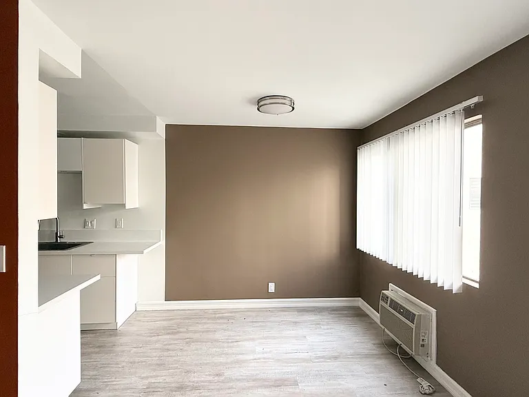 1209 N Kings Rd #209 — Photo 12