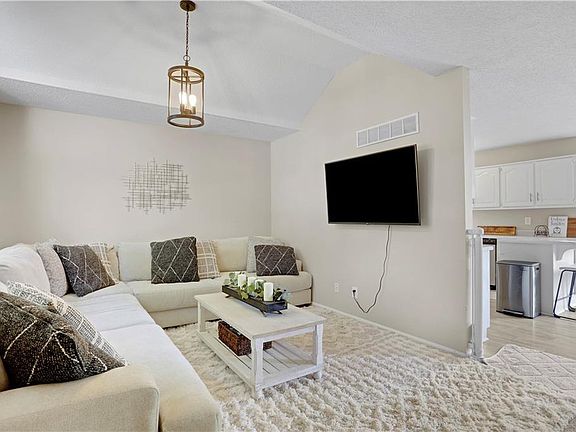 5th image of 7903 Spring Valley Rd