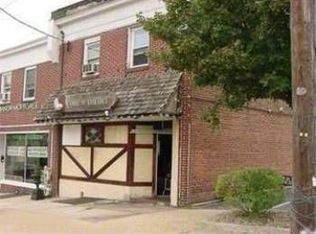 613 W Lancaster Ave, Wayne, PA 19087