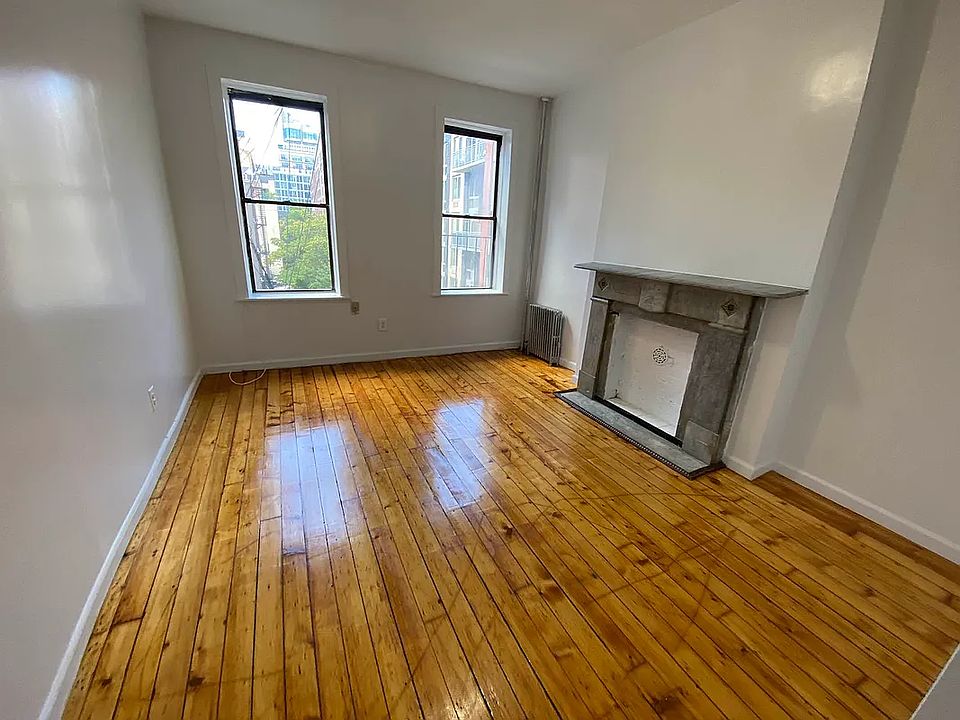 1st image of 695 10th Ave #4RN