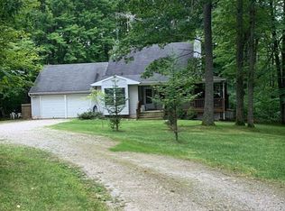 5389 Wolf Ln, Farwell, MI 48622