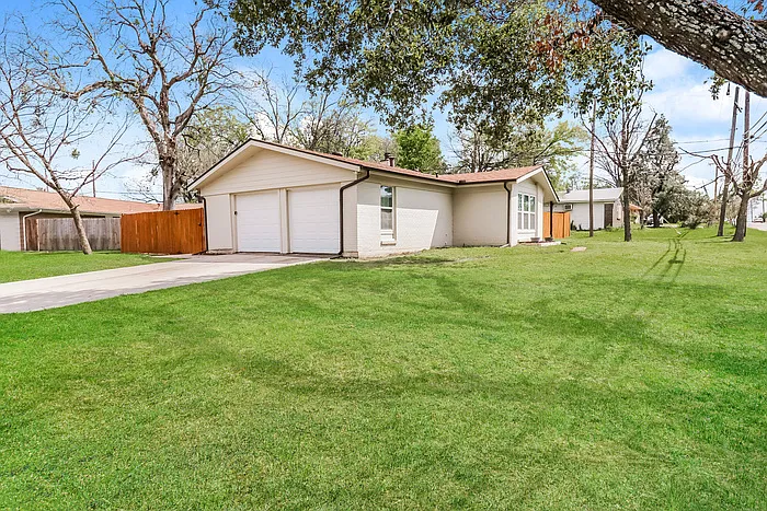 5601 Oak Grove Rd — Photo 2