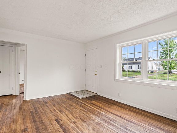 2nd image of 989 Davis Ave