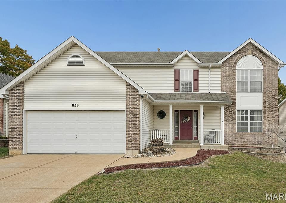 1st image of 956 Shadow Pine Dr