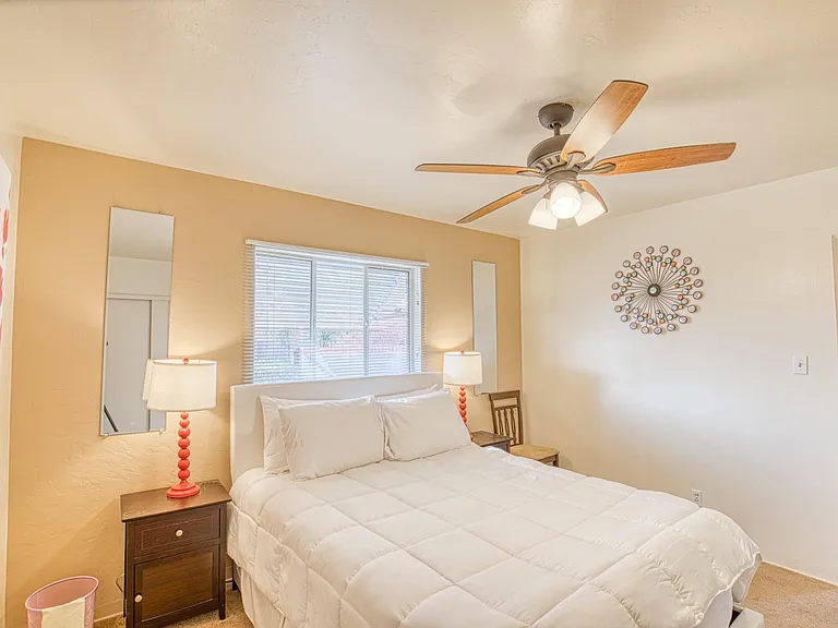 1516 E Spring St — Photo 12