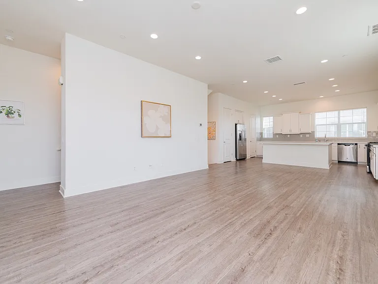 15926 Ellington Way — Photo 11