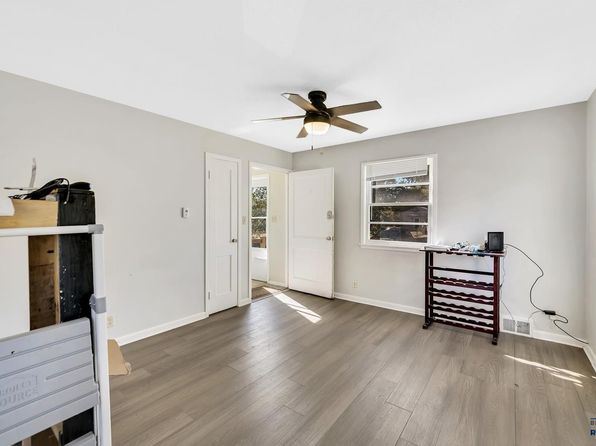 rapid-city-south-dakota-218888851 picture