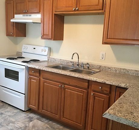 2nd image of 629 Greenlawn Ave #B