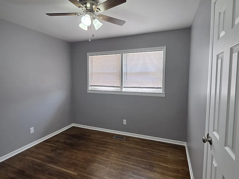 1200 E Beaumont St — Photo 22