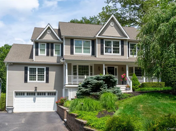 36 Rose Court, Northport, NY 11768