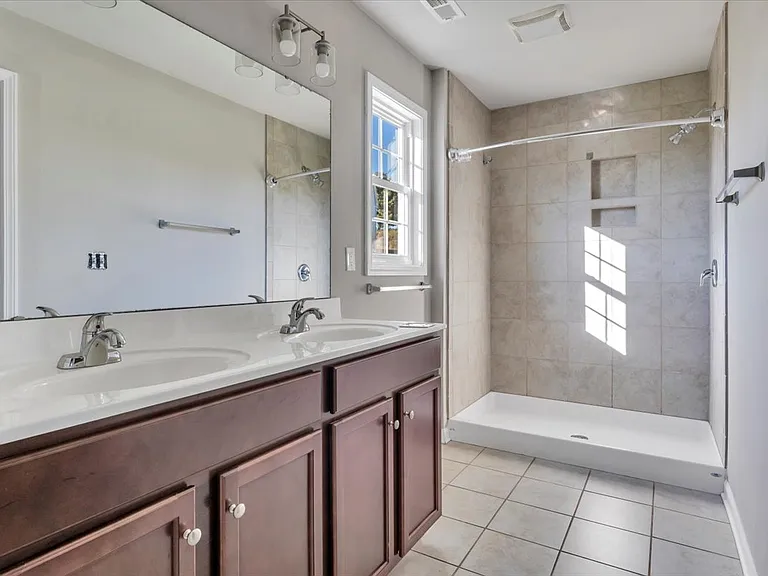 175 Bishops Gate Rd NW — Photo 19