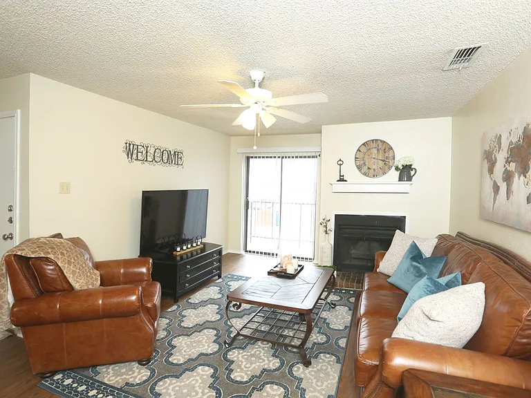 Bentwood Apartments — Photo 7