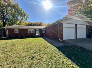 2114 Austin Dr, Springfield, IL 62704