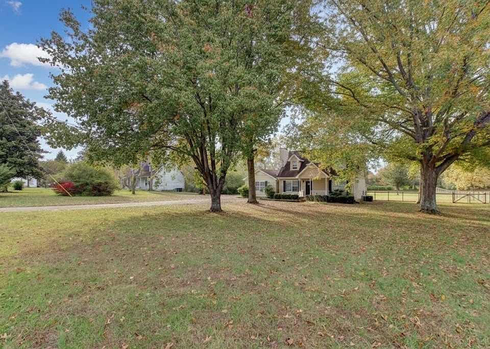 1st image of 127 Deer Point Rd
