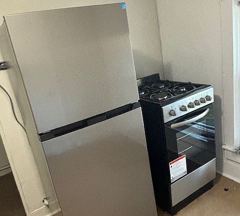 4th image of 256 W 4th St Unit 2
