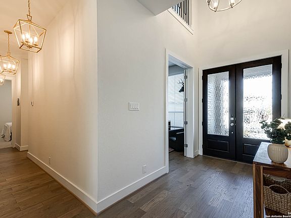 4th image of 10042 Deidehban Dr