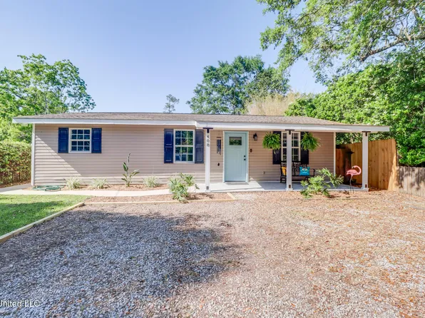 408 Necaise St, Waveland, MS 39576