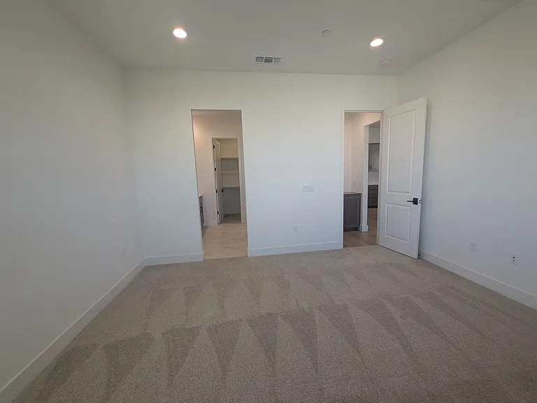 5040 Lone Star Way — Photo 9