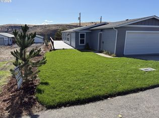 407 Dufur Ave, Maupin, OR 97037