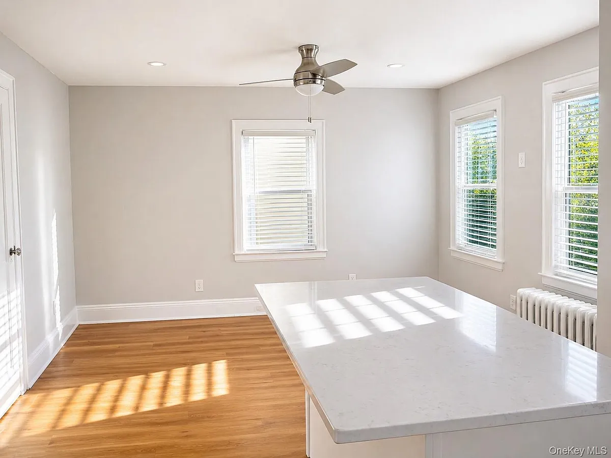 Building Photo - 45-17 Auburndale Ln #2