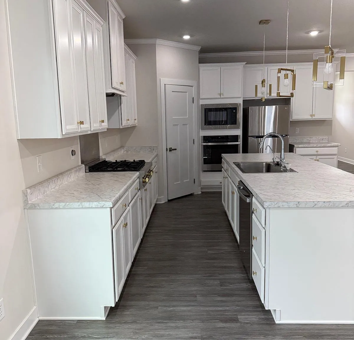 5 bed, 3010 sqft, $3,800 — Photo 4