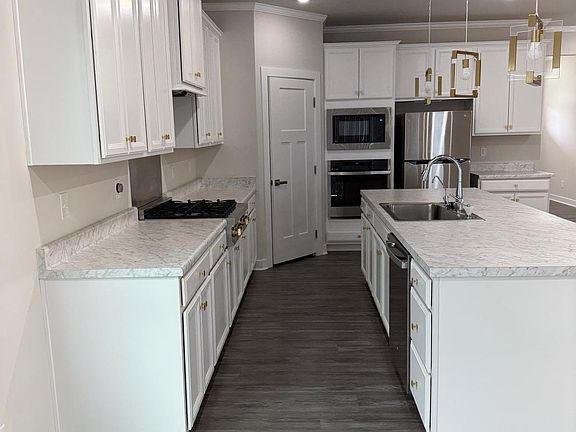 4th image of 2698 Dorset Dr