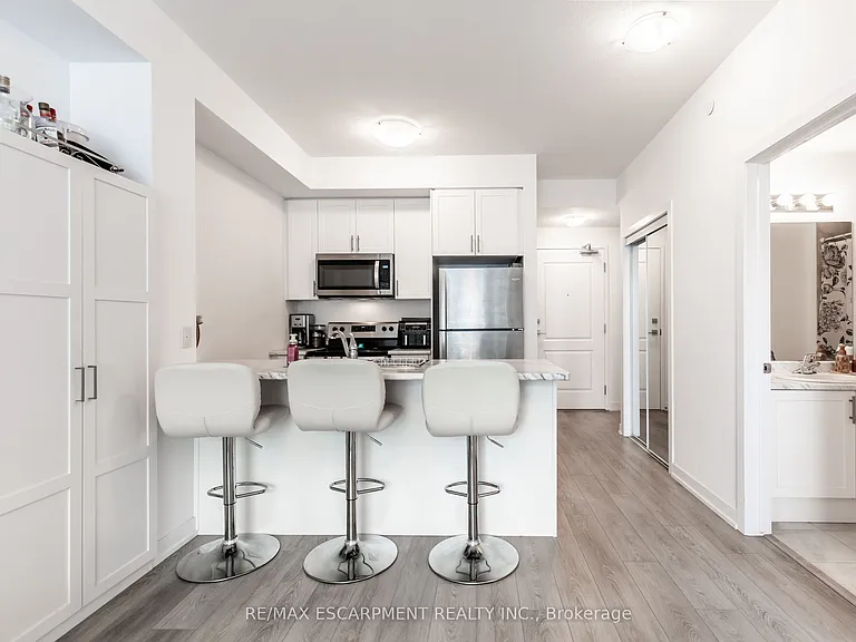 450 Dundas St E #708 — Photo 5