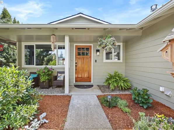 3328 Myrtle St, Woodburn, OR 97071