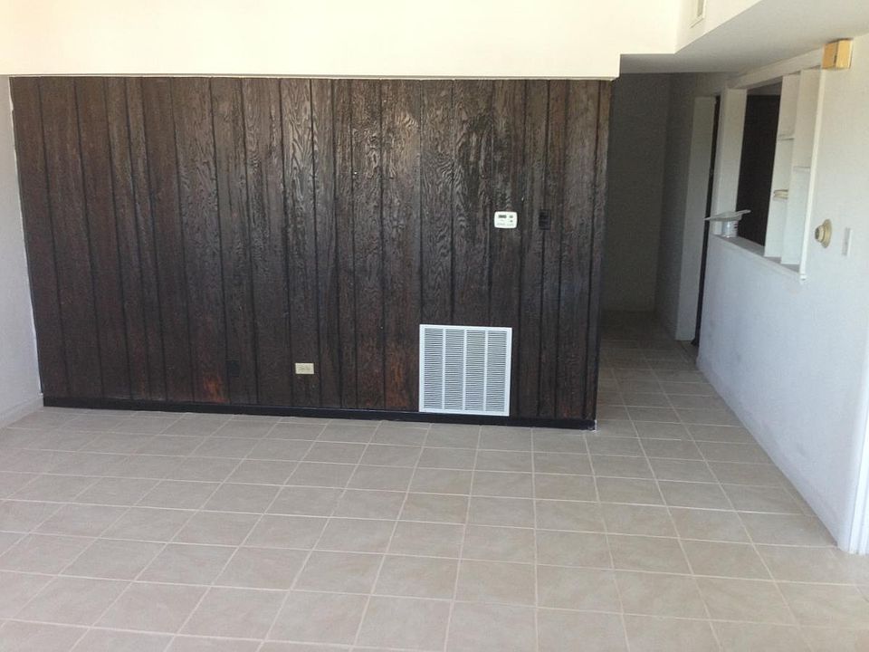 2nd image of 4744 Rose St APT 2F