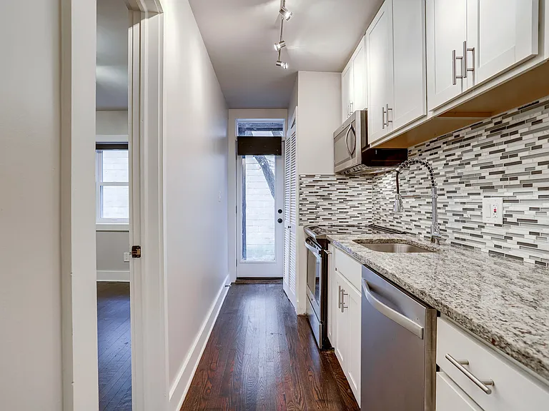 82 Q St SW #1 — Photo 3
