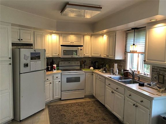 5th image of 5994 Calm Lake Dr