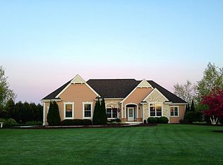 W285N7411 Bark River Rd, Hartland, WI 53029