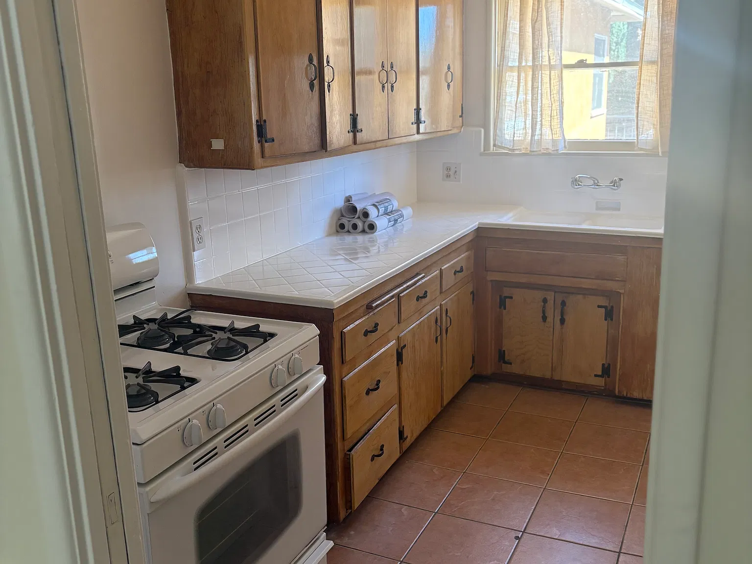 1 bed, 640 sqft, $1,900 — Photo 2