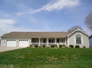 55 E 7th St, El Paso, IL