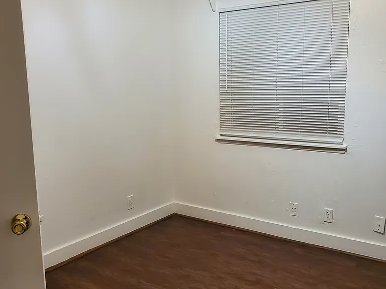 163 W 16th St #8 — Photo 10