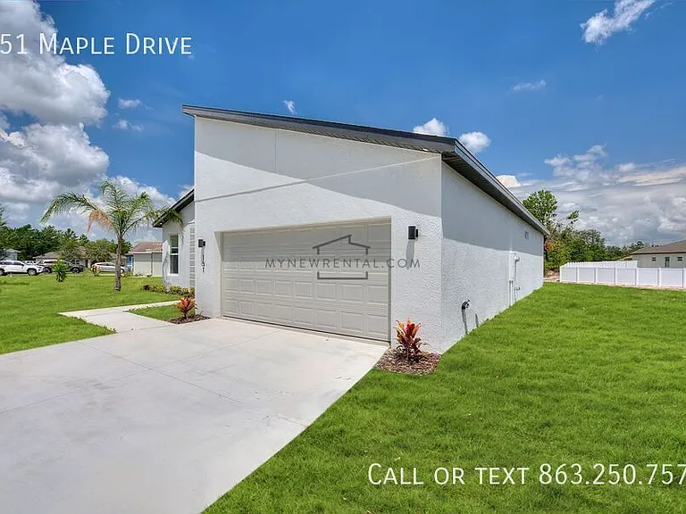 151 Maple Dr — Photo 2