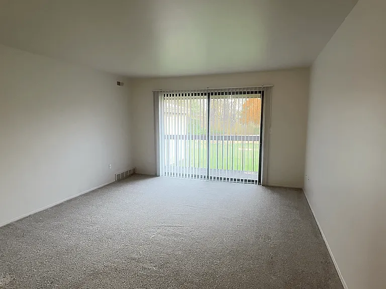 Eastwood Village Apartments — Photo 62