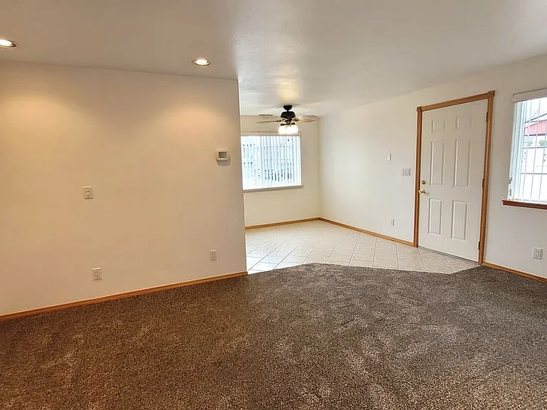 905 Abbot St #A & B — Photo 8