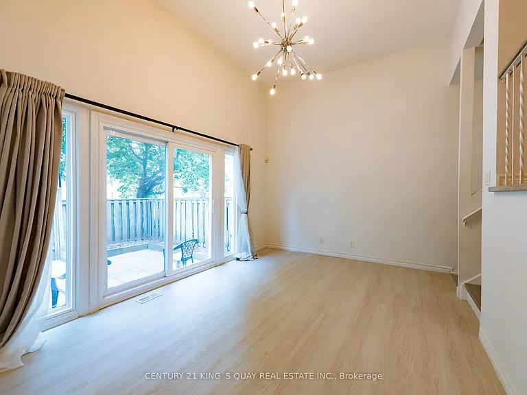 44 Chester Le Blvd #32 — Photo 6